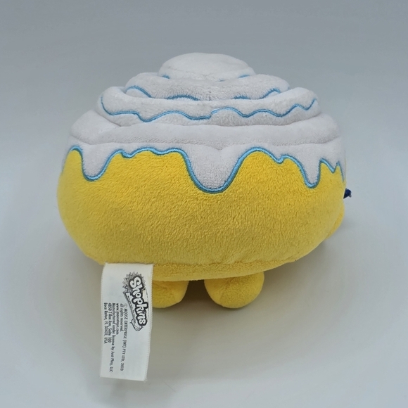 Shopkins Cindy Bon Cinnamon Bun Plush - Picture 4 of 8